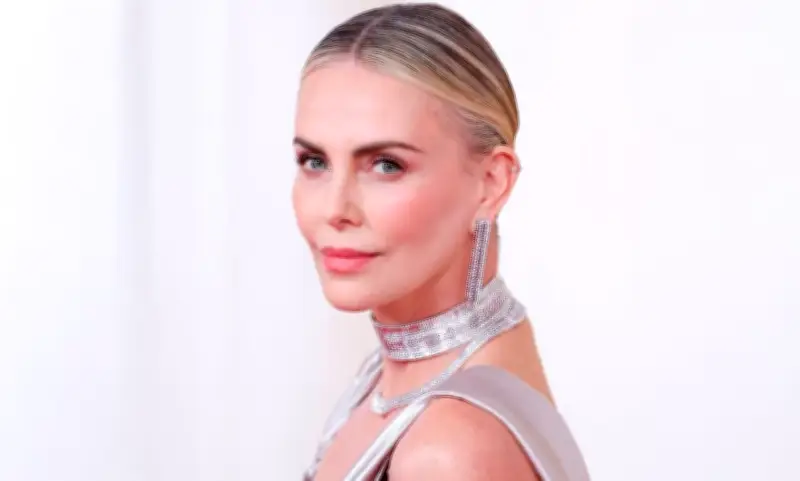 Charlize Theron: crianza sin privilegios, solo trabajo y responsabilidad