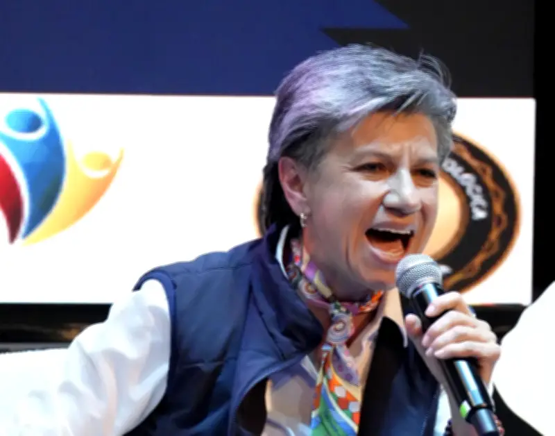 Claudia López: "Salud en Colombia debe ser sin ánimo de lucro"