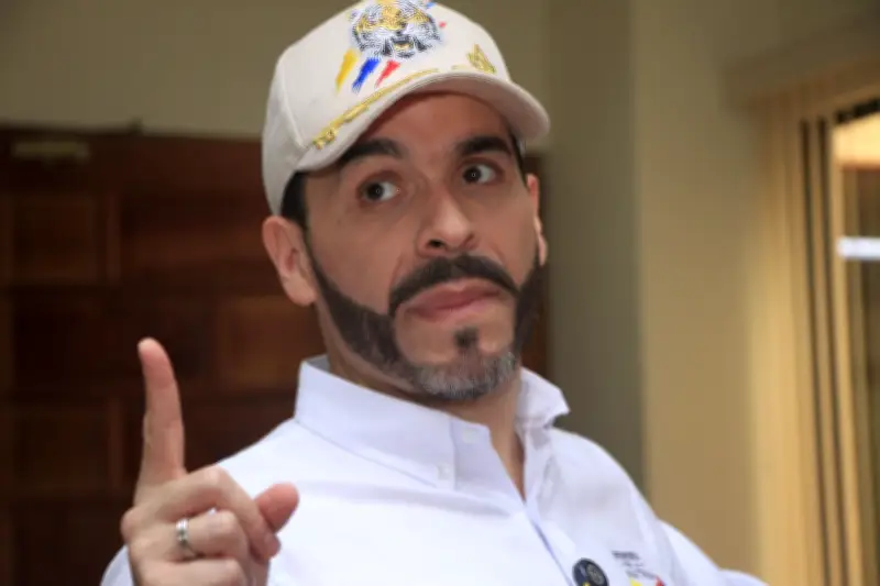 CNE niega revocatoria de candidatura presidencial de Abelardo de la Espriella