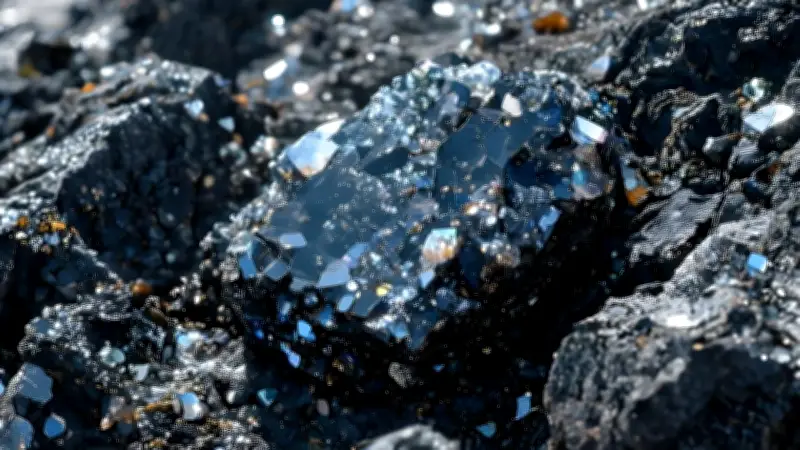 Coltán: el 'oro azul' que financia la guerra de disidencias en Colombia