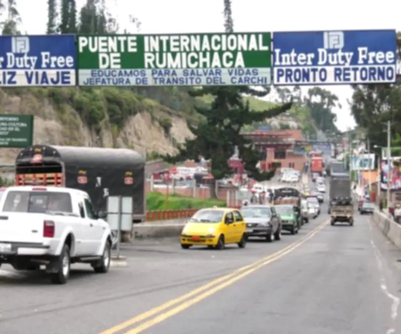 Comercio entre Ecuador y Colombia se desploma por aranceles