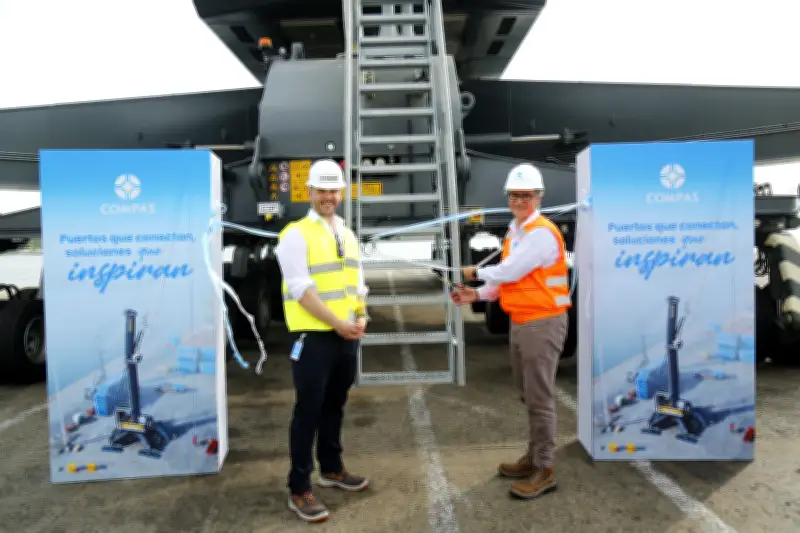 COMPAS incorpora en Cartagena la grúa portuaria más grande de Liebherr en Colombia