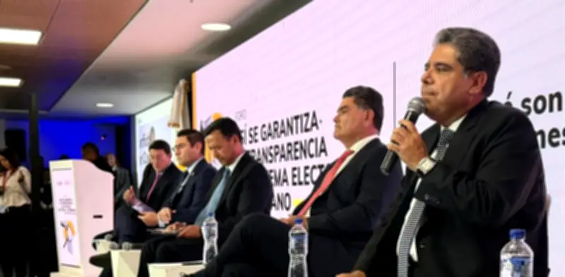 Contralor critica doble moral del Gobierno en uso de recursos públicos