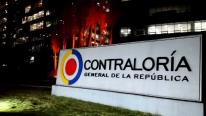 Contraloría alerta por riesgo en manejo de deuda pública del Gobierno Petro