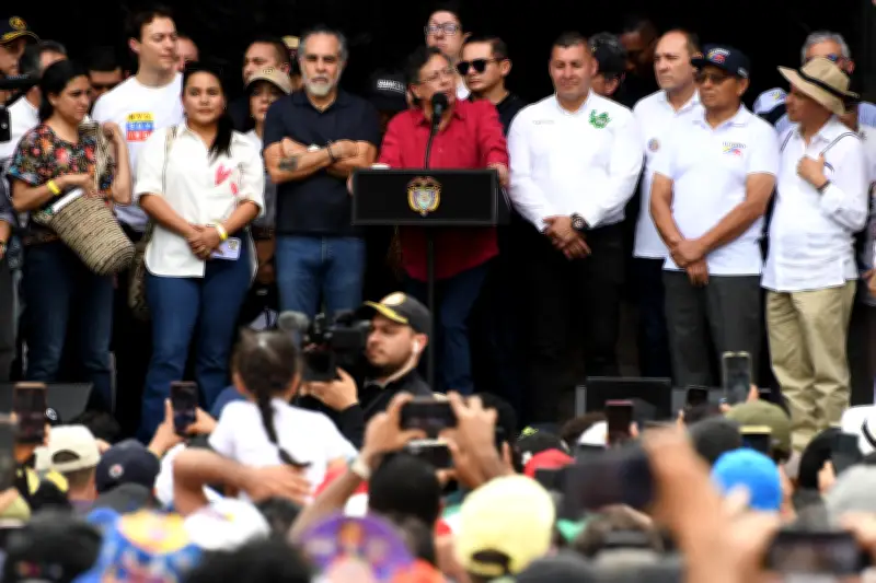 Corte ordena a Petro disculparse con periodistas por llamarlas "muñecas de la mafia"