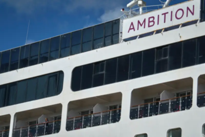Crucero ‘Ambition’ parte de Burdeos hacia España tras alerta de gastroenteritis