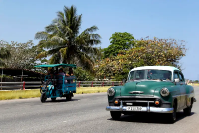 Cuba permite inversión a ciudadanos en el exterior en medio de crisis