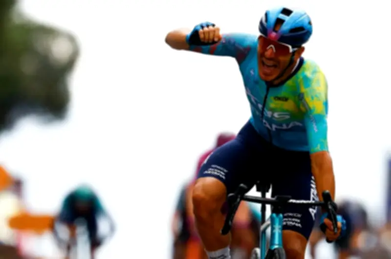 Davide Ballerini gana la sexta etapa del Giro de Italia 2026 en Nápoles