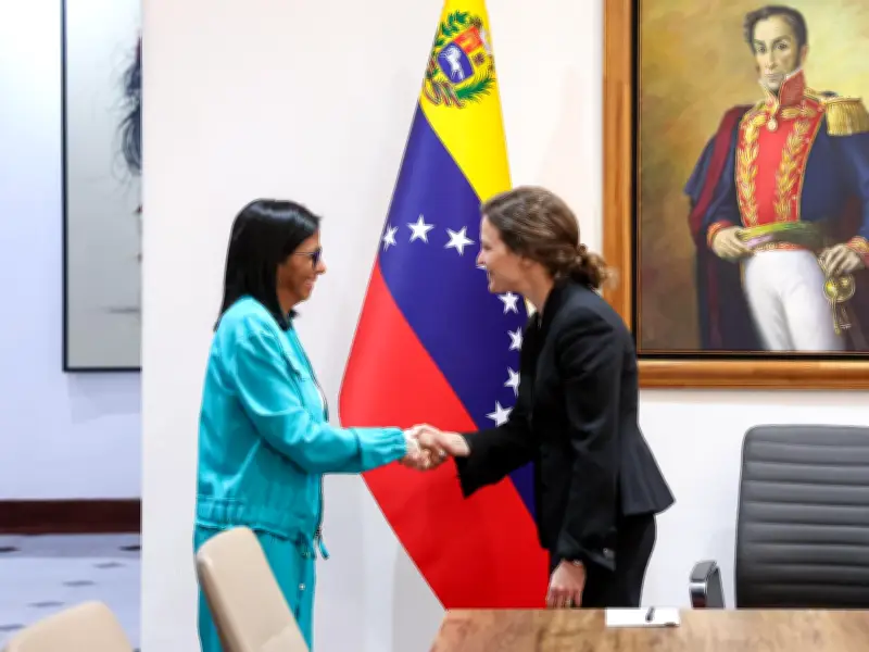 Delcy Rodríguez se reúne con el Banco Mundial para atraer inversiones a Venezuela