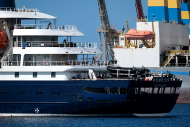 Desembarcan primeros pasajeros del crucero MV Hondius por brote de hantavirus