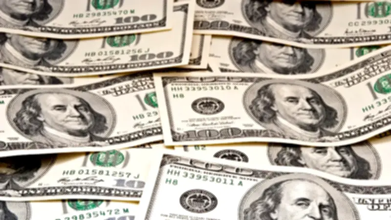 Dólar en Colombia cerró a la baja este 15 de mayo de 2026