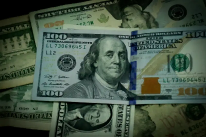 Dólar en Colombia sube a $3.812 en apertura y se cotiza en $3.798 promedio