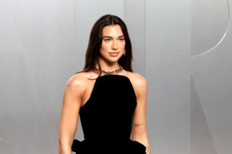 Dua Lipa lanza película y álbum en vivo grabados en México