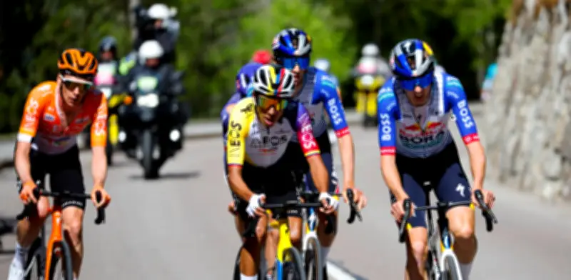 Egan Bernal sufrió en la etapa 4 del Giro de Italia y perdió el podio