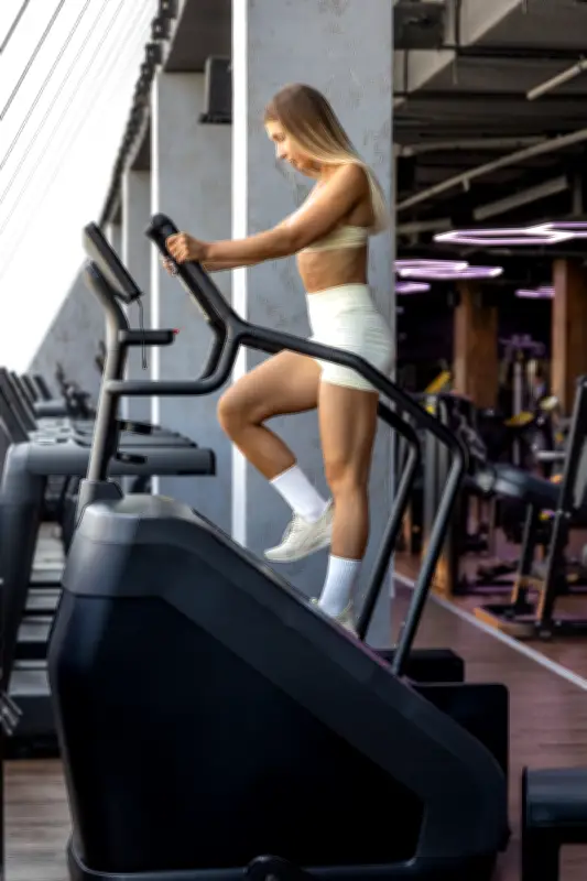 Escaladora: el equipo de cardio completo para piernas y glúteos