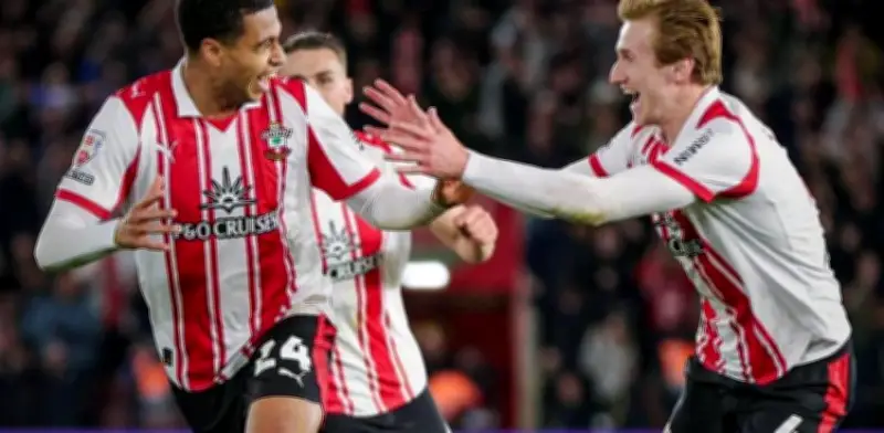 Escándalo en Inglaterra: Southampton excluido de final de ascenso por espionaje