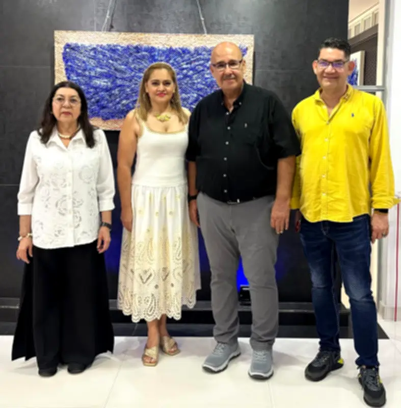 Exposición 'Cromovítrea' de Daniel Castillo Serrano en la Alianza Francesa de Bucaramanga