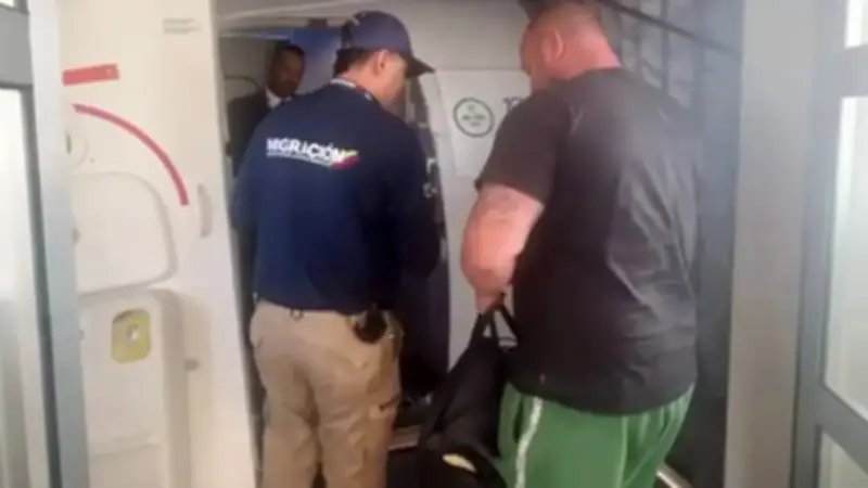 Expulsan a alemán por fiestas y sexo en terraza en Medellín