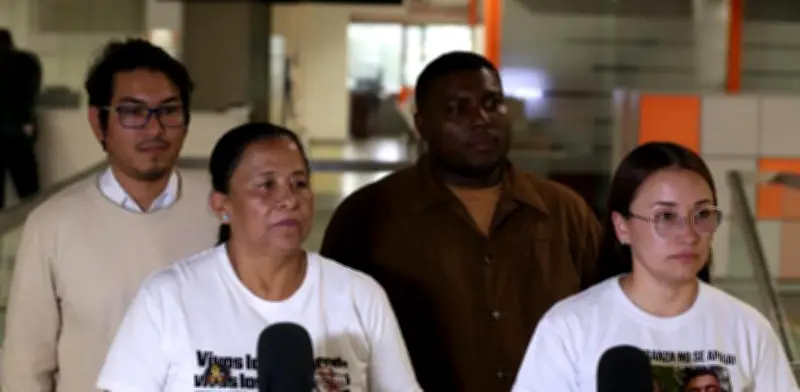 Familias de secuestrados por el ELN claman por ayuda y critican a Petro