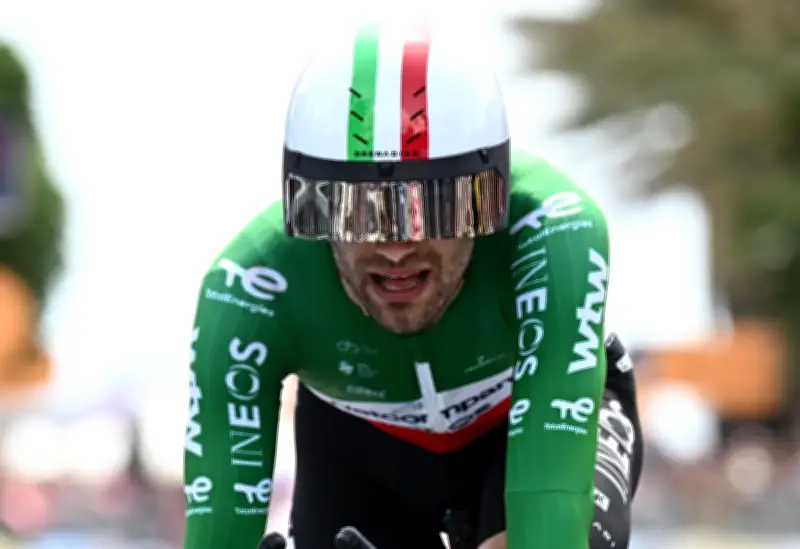 Filippo Ganna gana la décima etapa contrarreloj del Giro de Italia