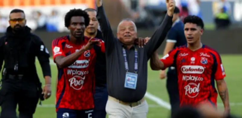 Fuerte sanción a Raúl Giraldo, accionista del DIM, por provocar a hinchas