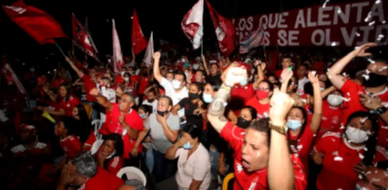 Hinchas del América se habrían peleado con jugadores; Tulio Gómez lo niega