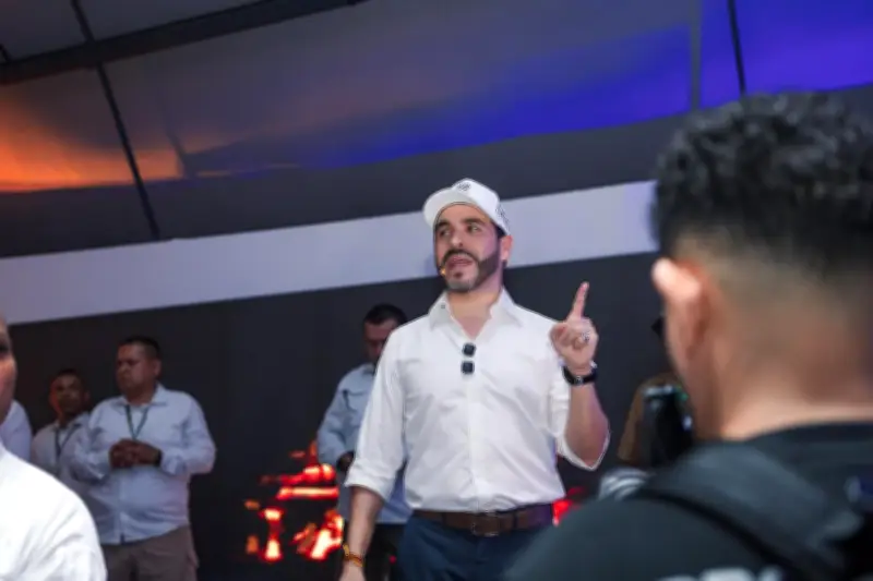 Hombre armado infiltrado en evento de Abelardo de la Espriella en Envigado
