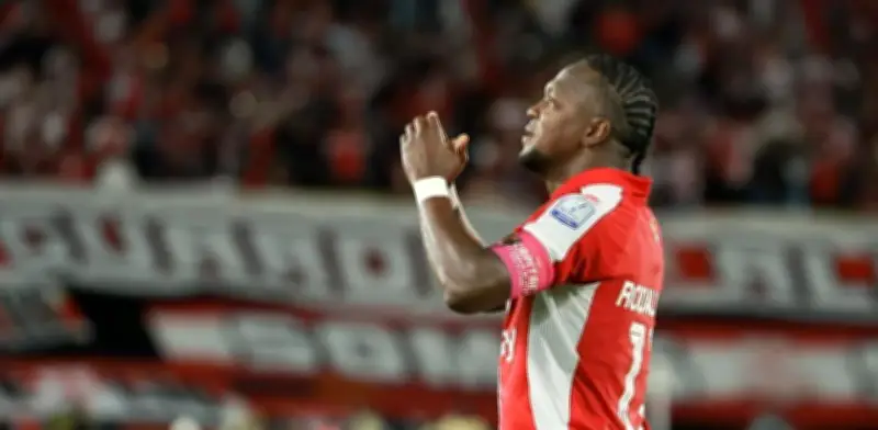 Hugo Rodallega responde a críticas internas en Santa Fe tras golear a América