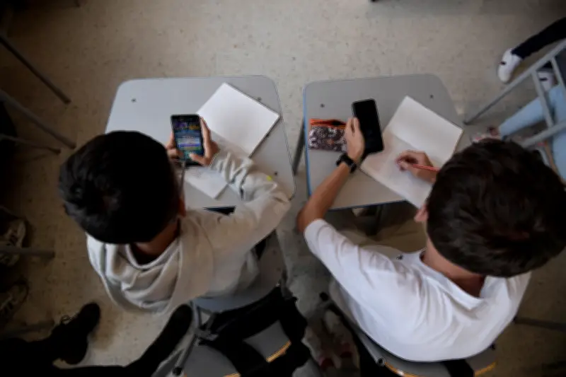 Ibagué prohíbe celulares en colegios públicos para combatir distracciones