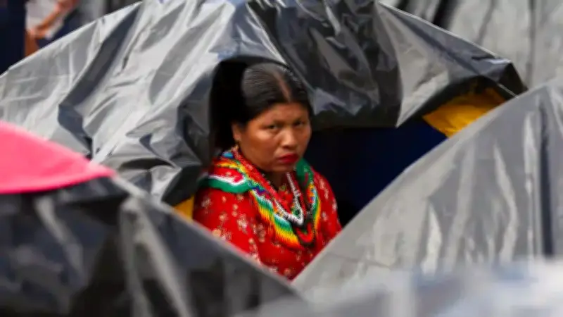 Indignación: niña de 13 años borracha en asentamiento Emberá en Bogotá