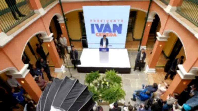 Iván Cepeda propone siete programas sociales con inversión de $3 billones