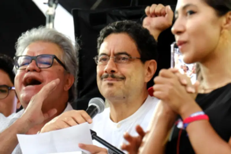 Iván Cepeda se aferra a cábala del palo e' mango para ganar en primera vuelta