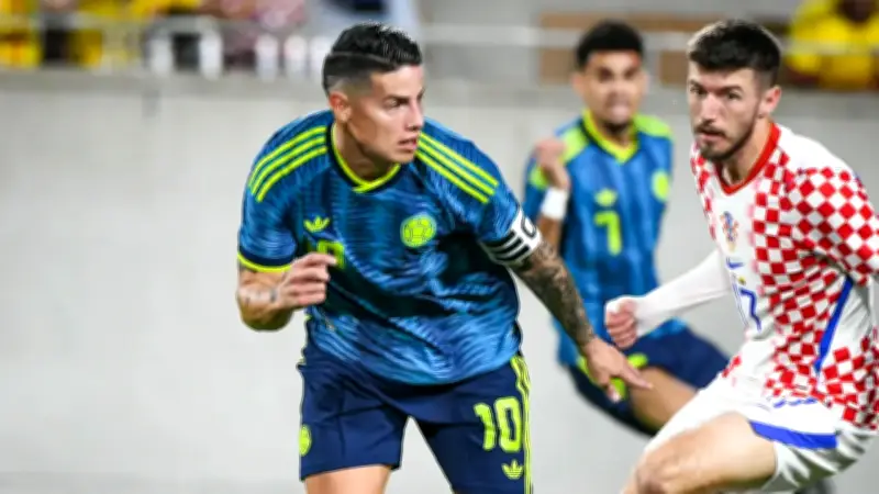 James no es el único: otro colombiano sin equipo en álbum Panini