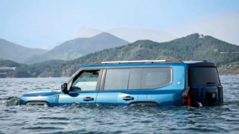 Jetour G700 Ark Edition: la SUV híbrida que navega sobre el agua