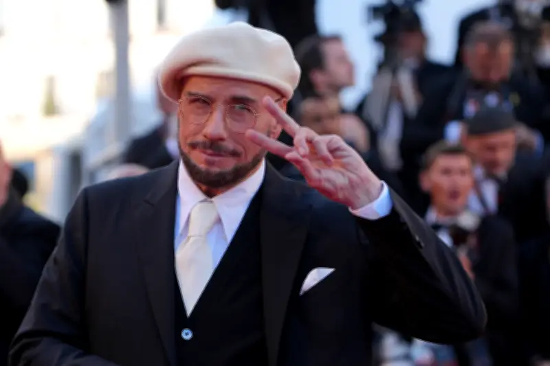 John Travolta en Cannes 2026: su cambio físico genera debate viral