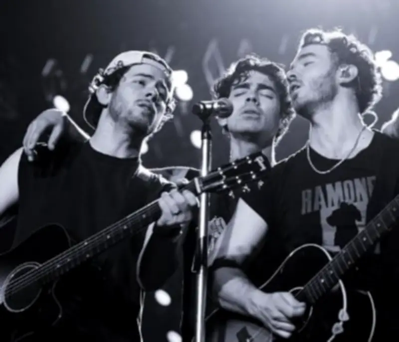 Jonas Brothers lanzan 'Hey Jonas!', un podcast sobre su vida dentro y fuera del escenario