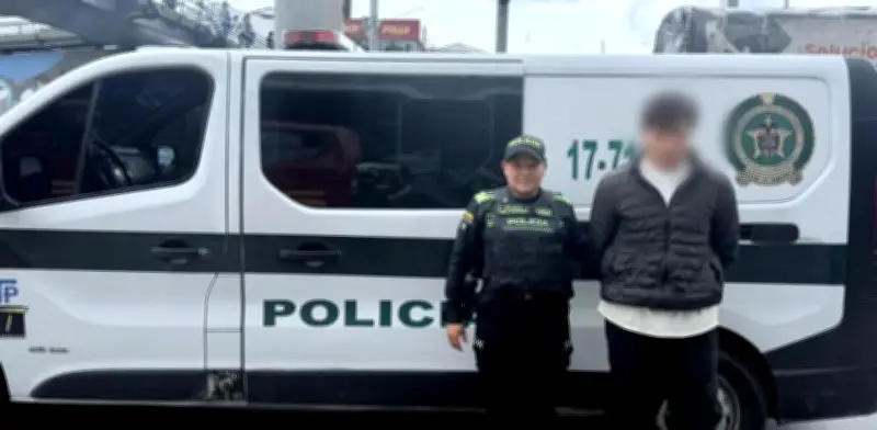 Joven de 21 años intentó lanzarse a la vía de TransMilenio para evitar captura por droga