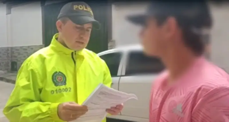 Joven herido por primo tras solicitud de amistad a su novia en redes sociales