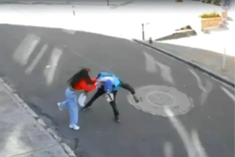 Joven se enfrenta a ladrón en Chapinero y vecinos lo retienen