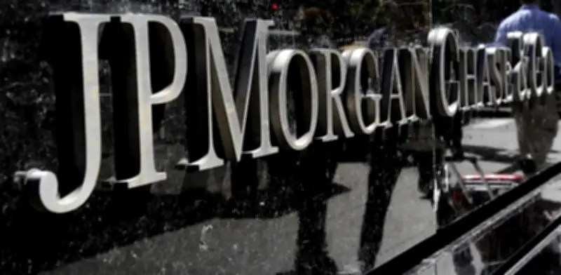 J.P. Morgan recomienda apostar contra el peso colombiano y crecen dudas sobre su futuro