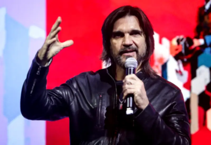 Juanes recibe premio Artista Leyenda y anuncia nueva gira de conciertos