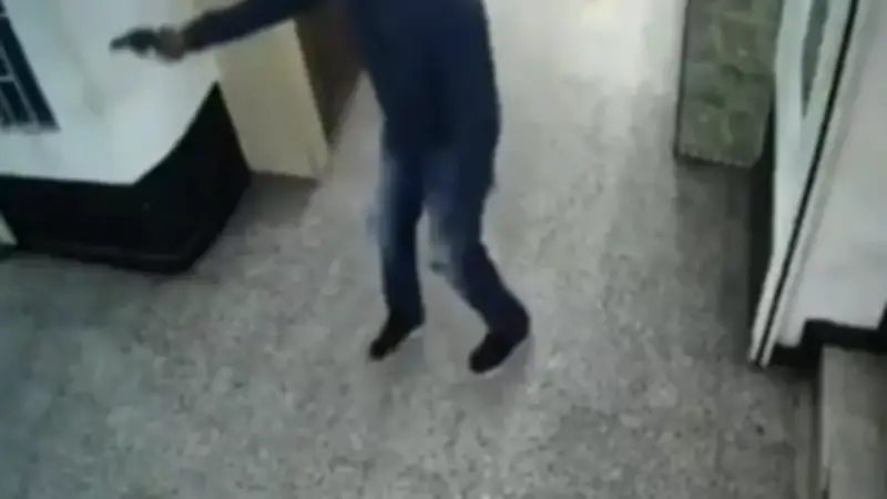 Ladrones se hicieron pasar por policías para robar joyería en Bogotá