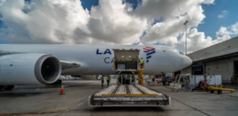LATAM Cargo Colombia activa ruta Miami-Caracas-Bogotá con 100 toneladas semanales
