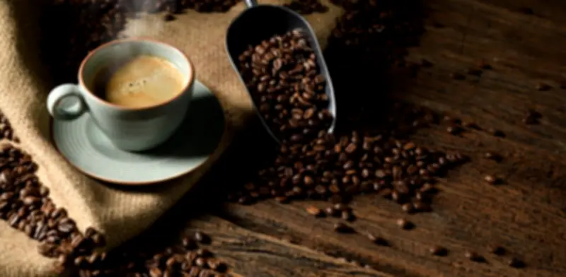 Lluvias frenan cosecha de café y producción anual cae 17% en Colombia