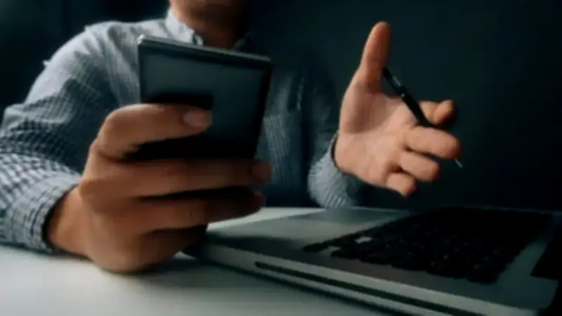 Los 5 fraudes digitales con IA que azotan a Colombia y cómo detectarlos
