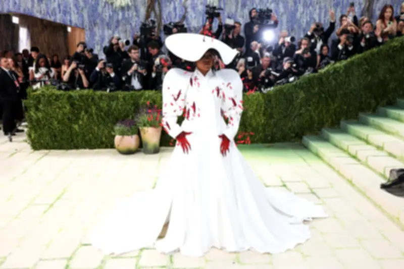 Los looks más impactantes de la alfombra blanca de la Met Gala 2026
