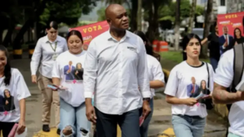 Luis Gilberto Murillo declina candidatura y respalda a Iván Cepeda