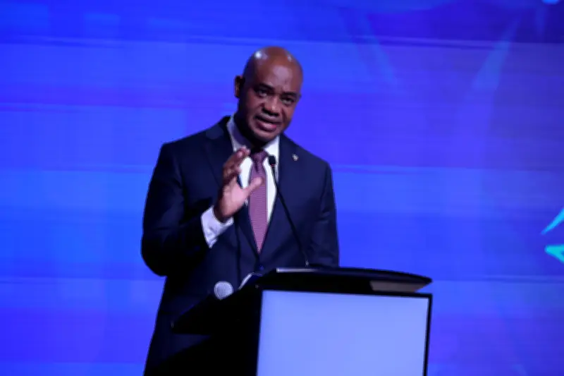Luis Gilberto Murillo declinaría candidatura y se uniría a Iván Cepeda