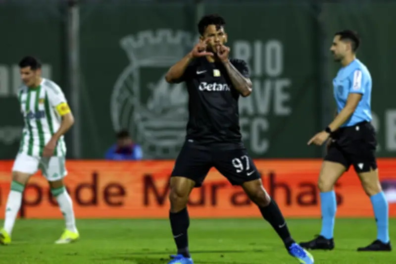 Luis Suárez marca y se afianza como segundo goleador en Europa