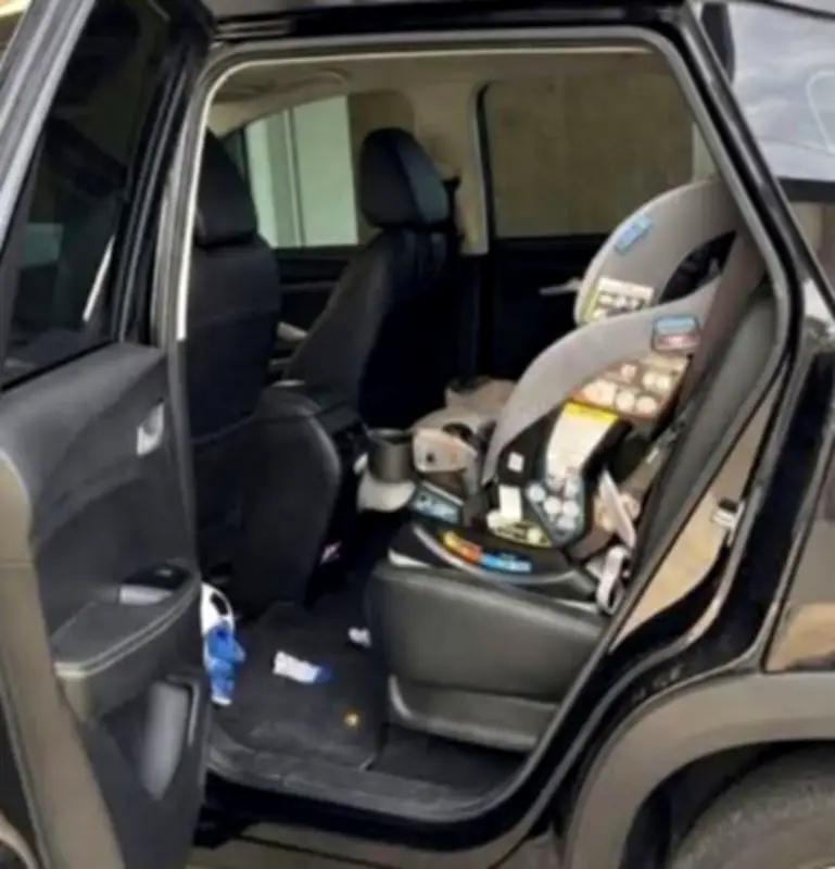 Madre olvida a su hijo de 3 años en un auto por 12 horas y muere por golpe de calor